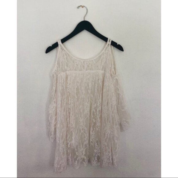 FREE PEOPLE Lost In Austin Lace Cold Shoulder Top Size S - Picture 3 of 4